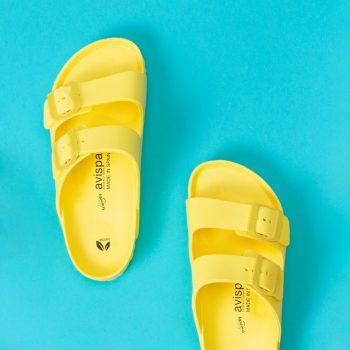 detalle hebillas sandalia bio eva amarillo