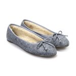 Fieltro gris. Bailarinas zapatillas recicladas para casa